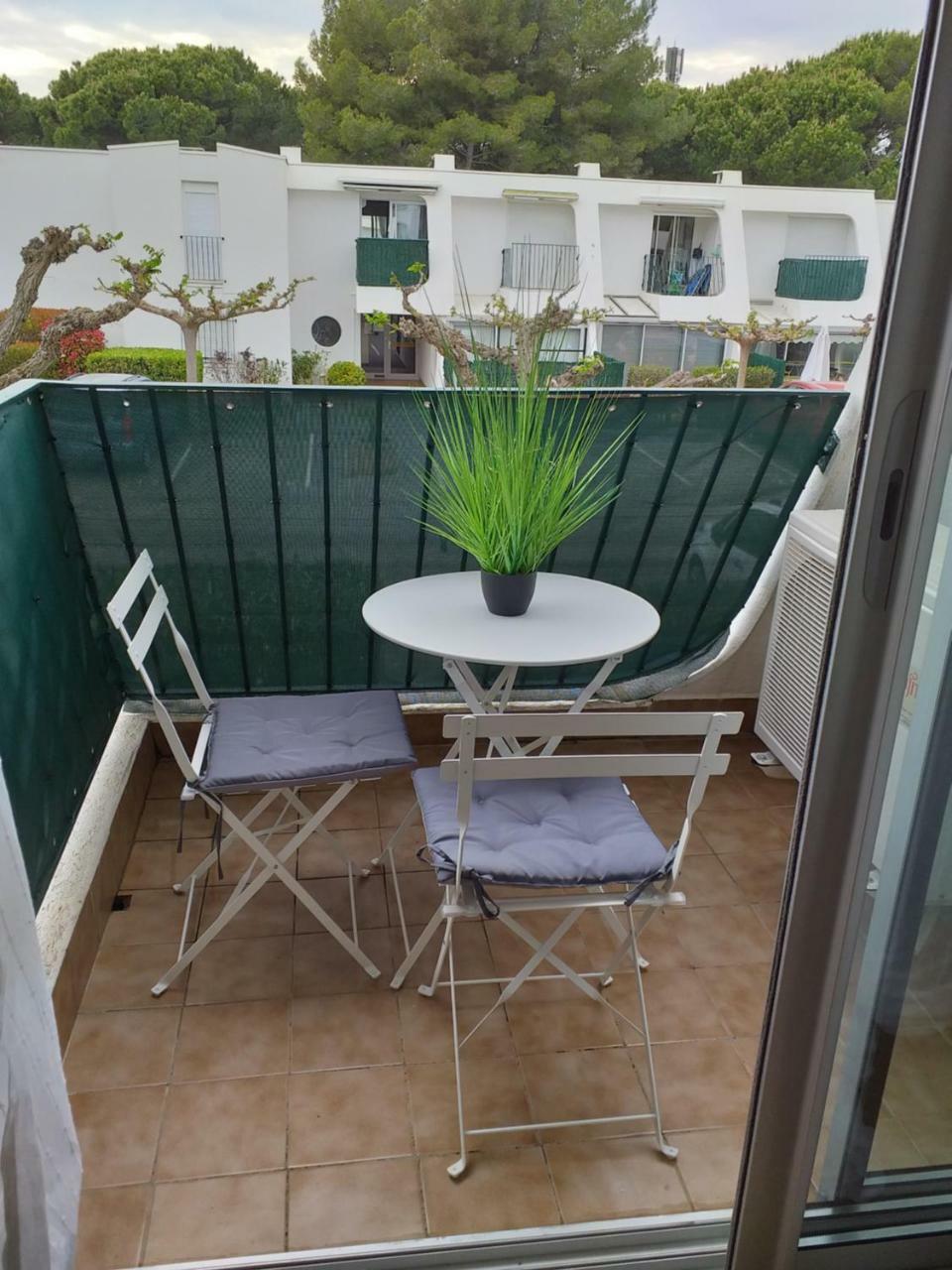 Studio De 25M2 Tout Equipe A 250M Du Bord De Mer La Grande Motte Exterior photo